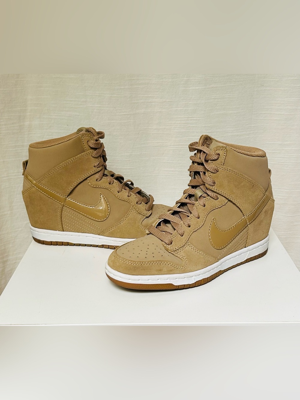 Nike Dunk Sky High Women's Wedge‎ Heel High-Top Sneakers in Neutral Tan Suede